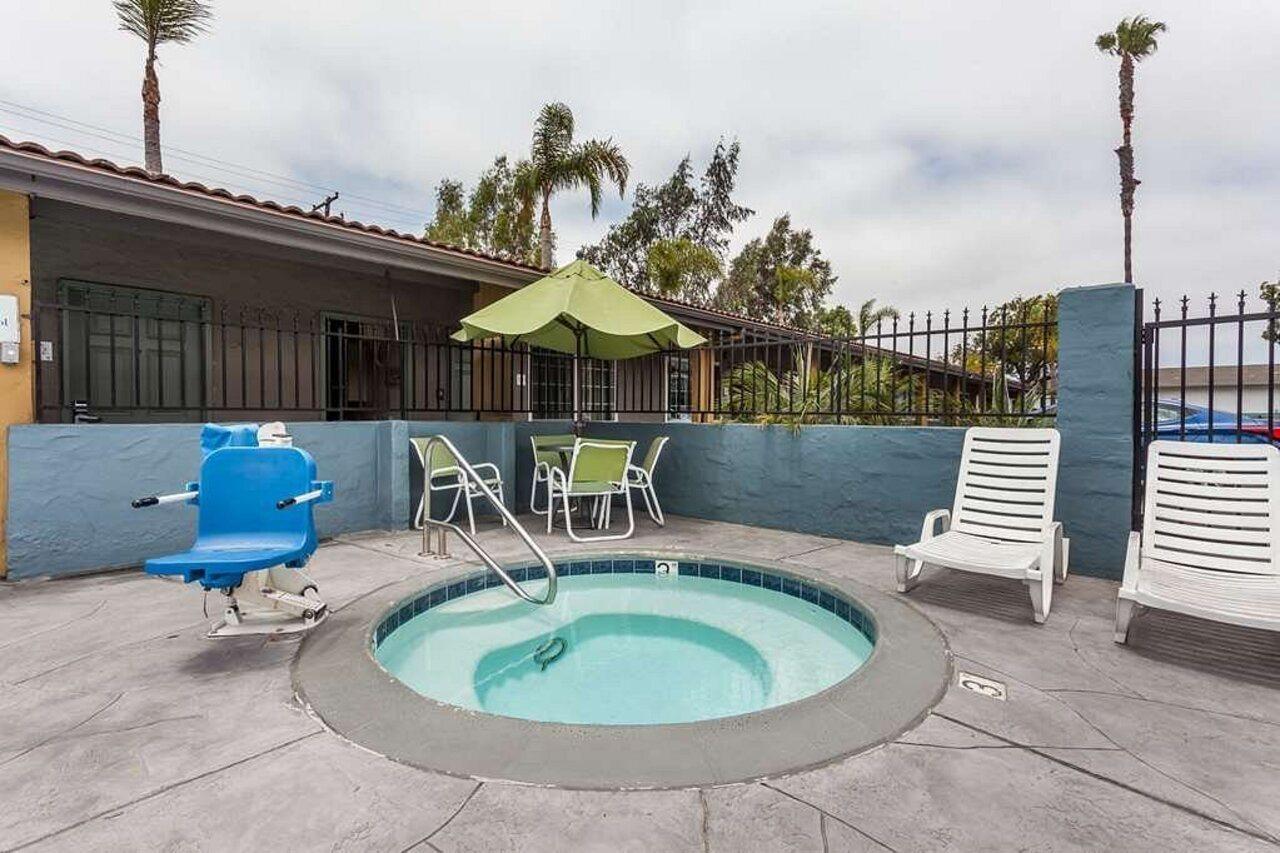 Howard Johnson By Wyndham National City/San Diego South Εξωτερικό φωτογραφία