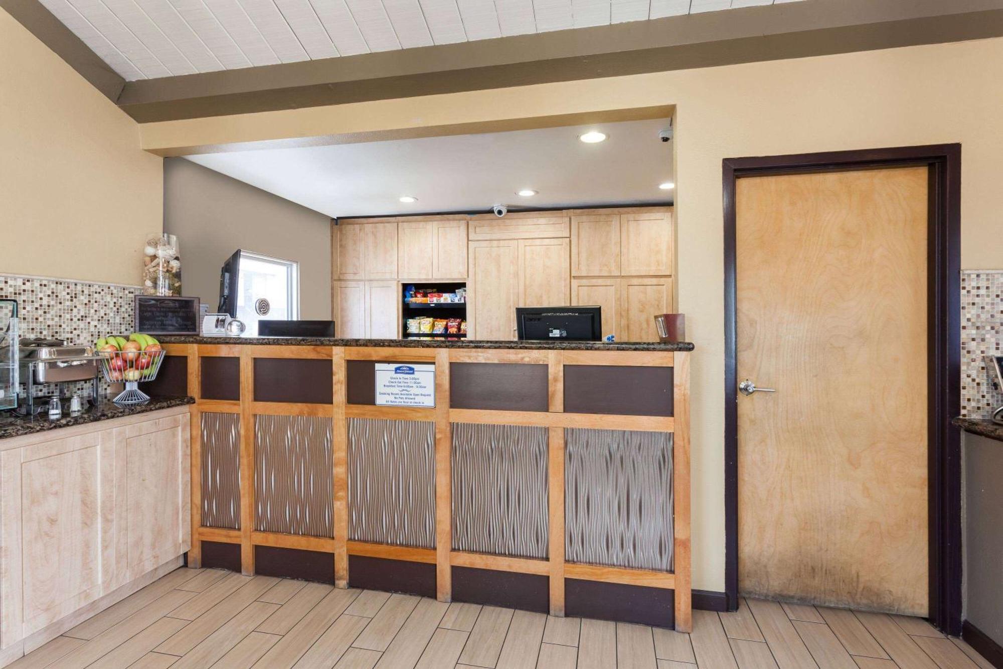 Howard Johnson By Wyndham National City/San Diego South Εξωτερικό φωτογραφία