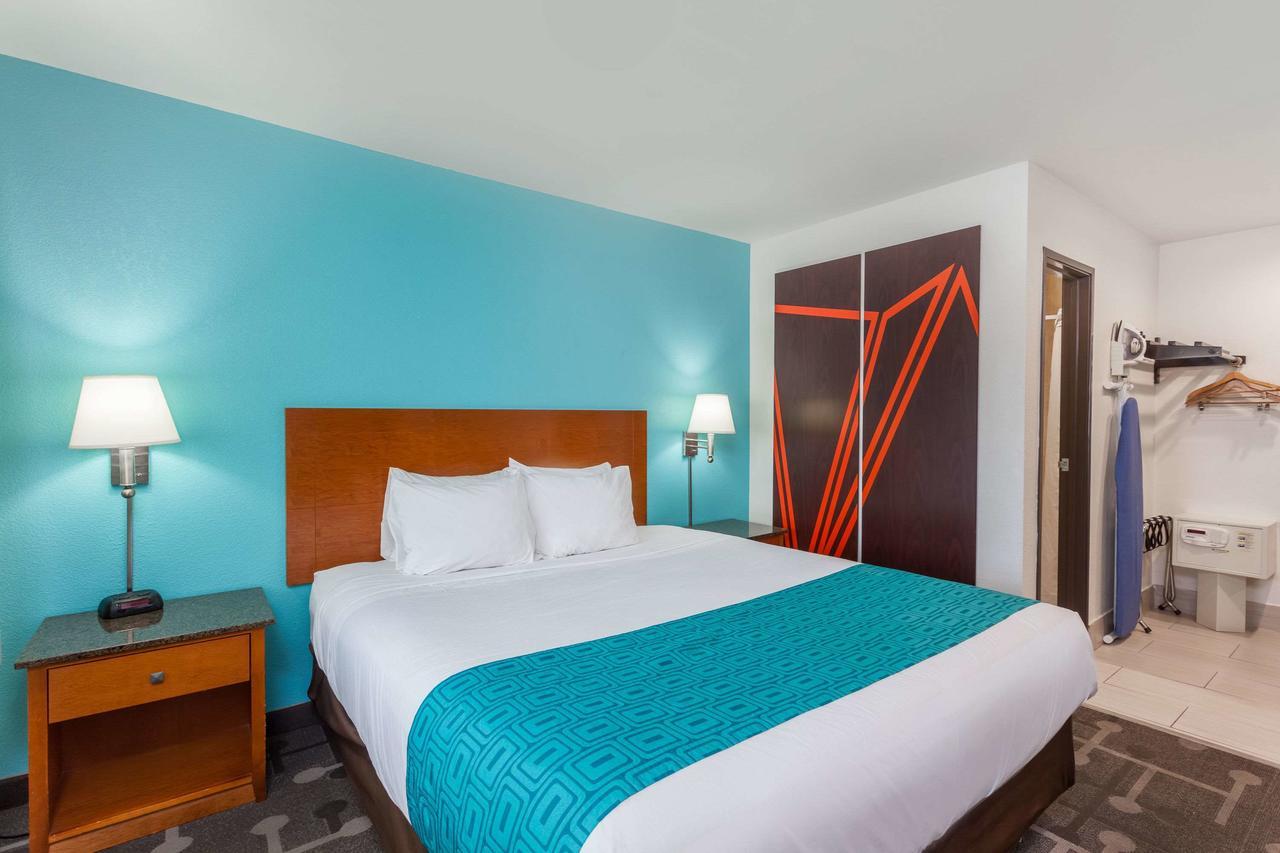 Howard Johnson By Wyndham National City/San Diego South Εξωτερικό φωτογραφία