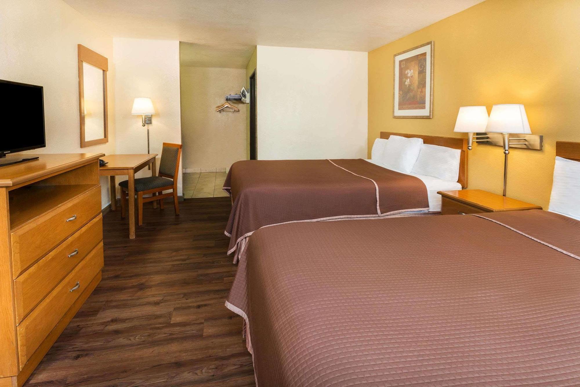 Howard Johnson By Wyndham National City/San Diego South Εξωτερικό φωτογραφία