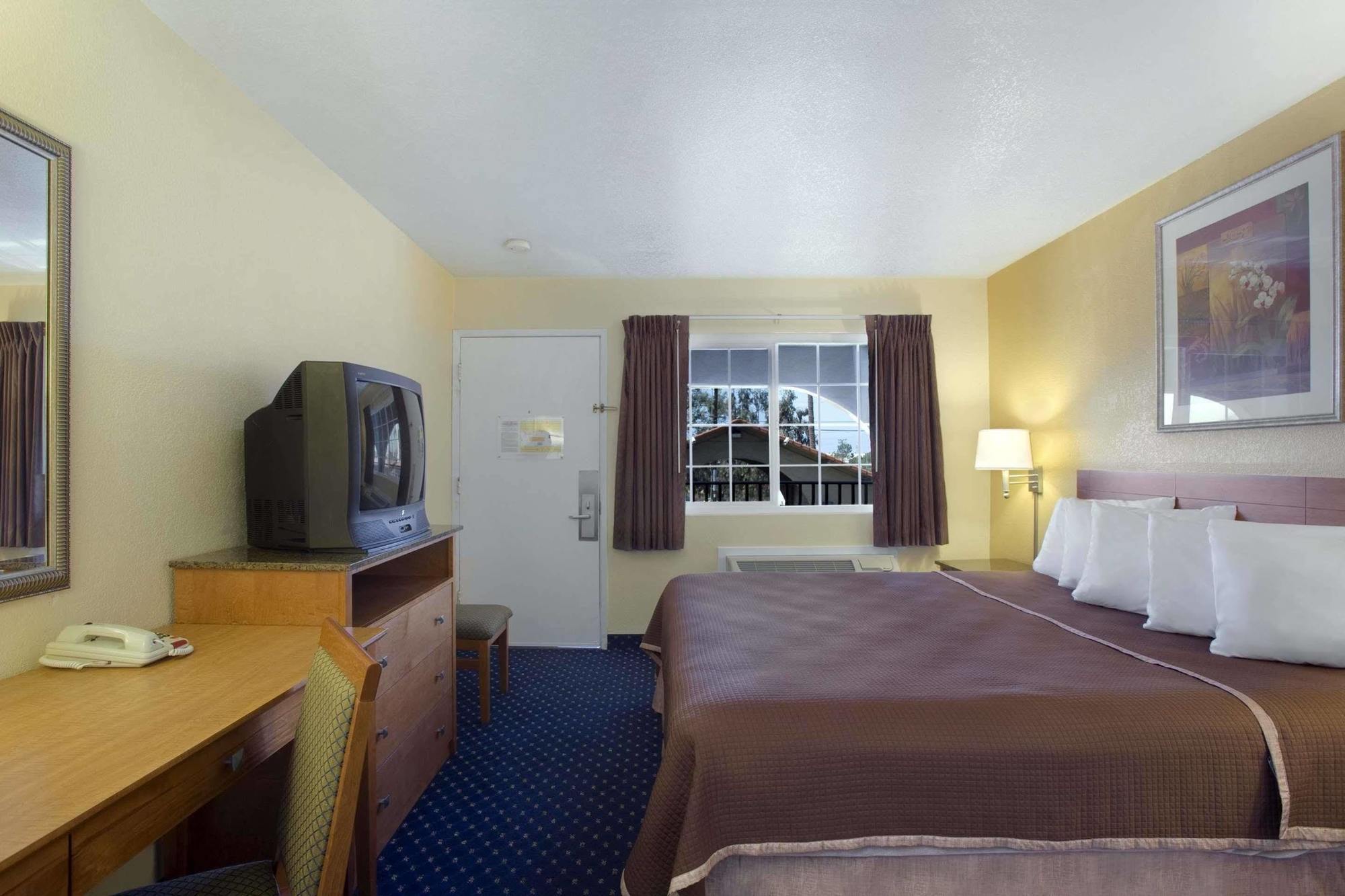 Howard Johnson By Wyndham National City/San Diego South Εξωτερικό φωτογραφία