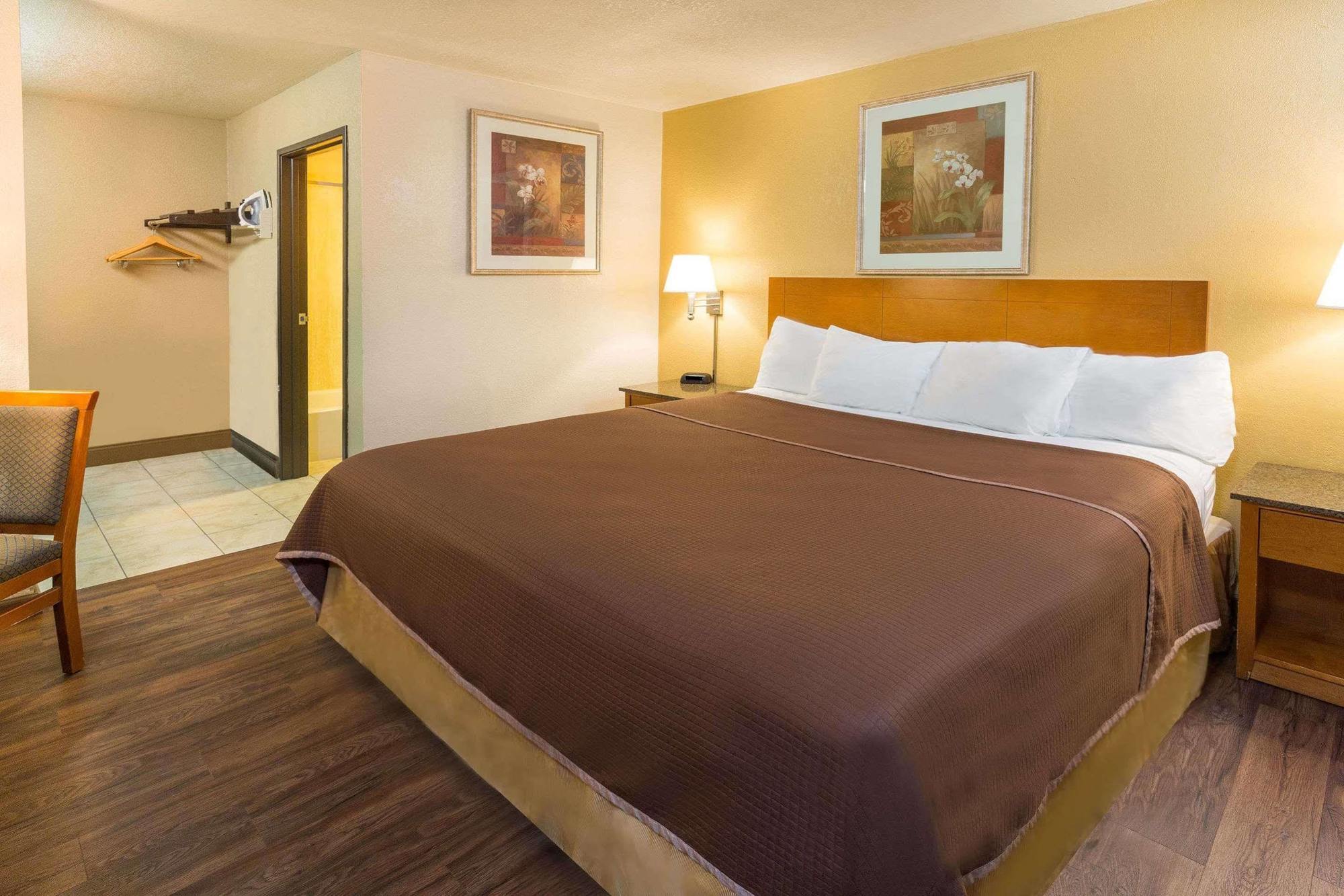 Howard Johnson By Wyndham National City/San Diego South Εξωτερικό φωτογραφία