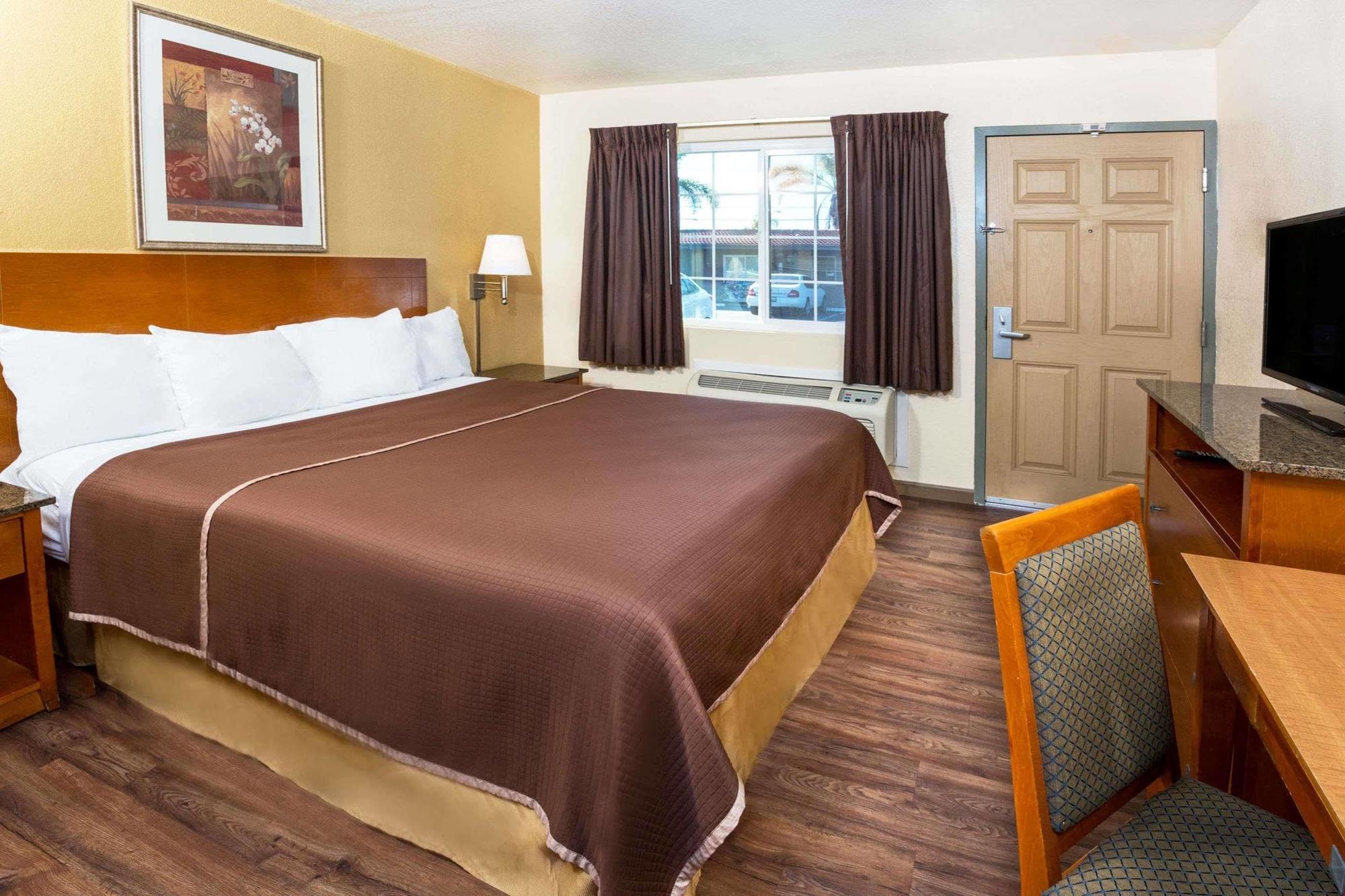 Howard Johnson By Wyndham National City/San Diego South Εξωτερικό φωτογραφία