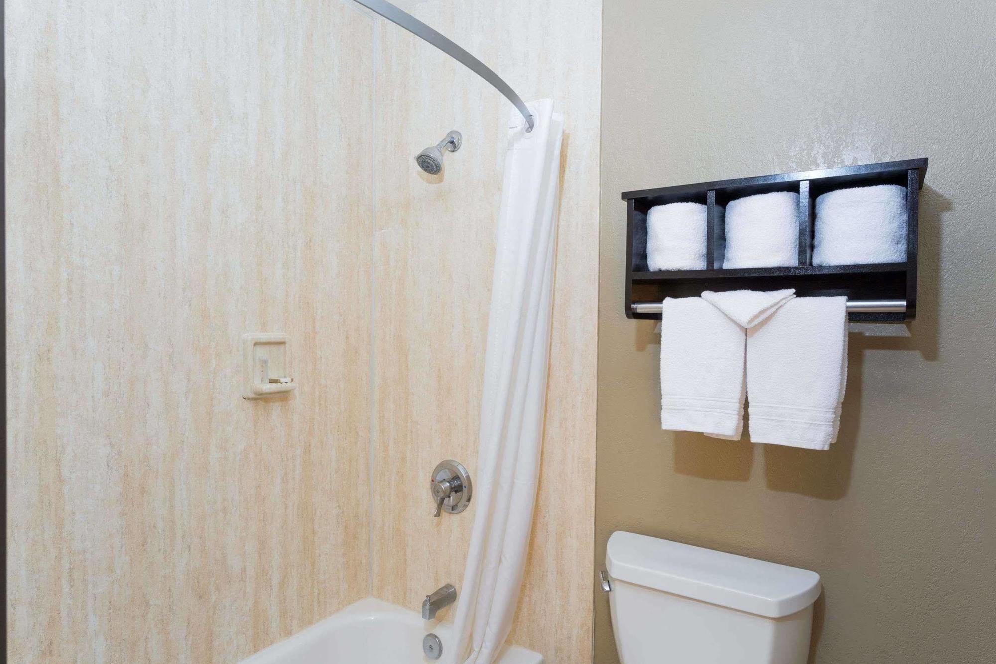 Howard Johnson By Wyndham National City/San Diego South Εξωτερικό φωτογραφία