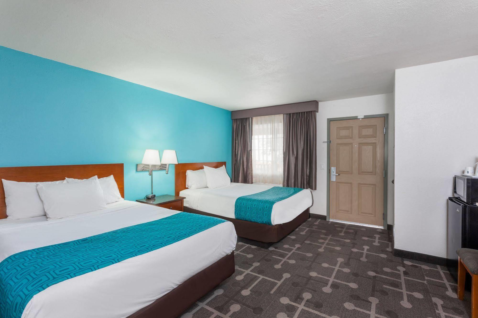 Howard Johnson By Wyndham National City/San Diego South Εξωτερικό φωτογραφία